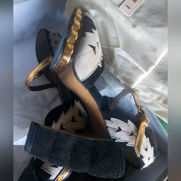 Marni Size 40 New in Box Strappy Gold Peep Toe Black and White Heels Sandals - Picture 11 of 12
